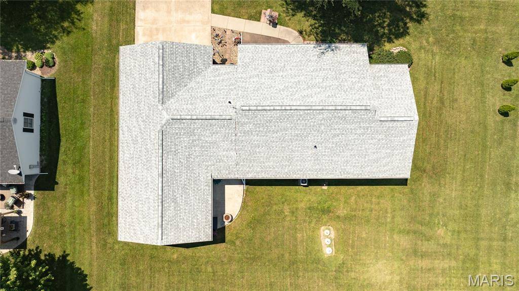 13080 Prairie TRL, Carlinville, IL 62626