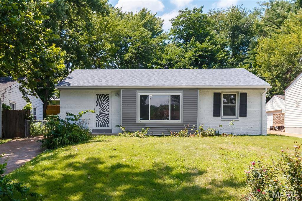 145 Chateau DR, Florissant, MO 63031