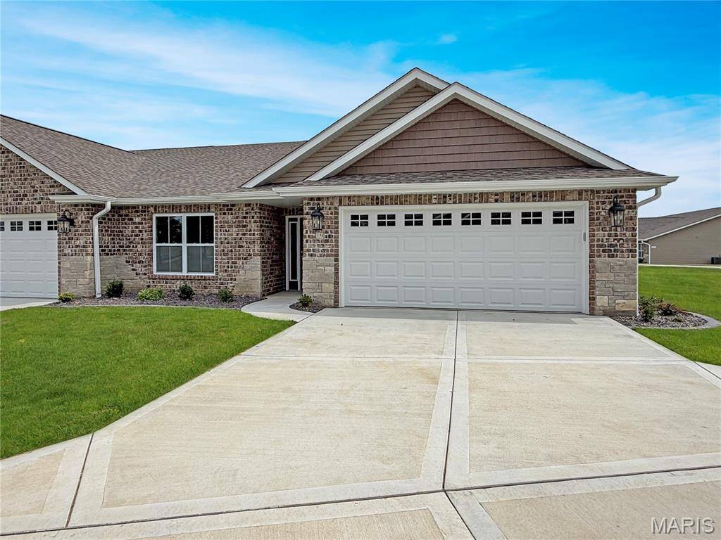 19 Sonata LN, Troy, IL 62294