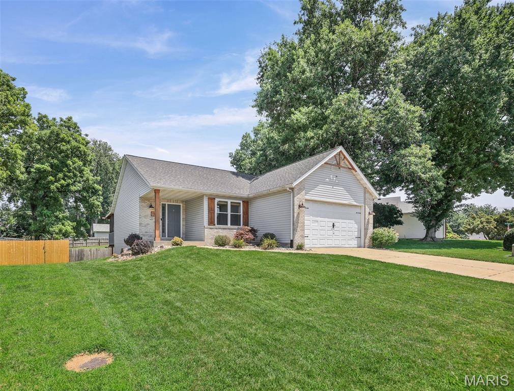 110 Bayfield DR, Glen Carbon, IL 62034