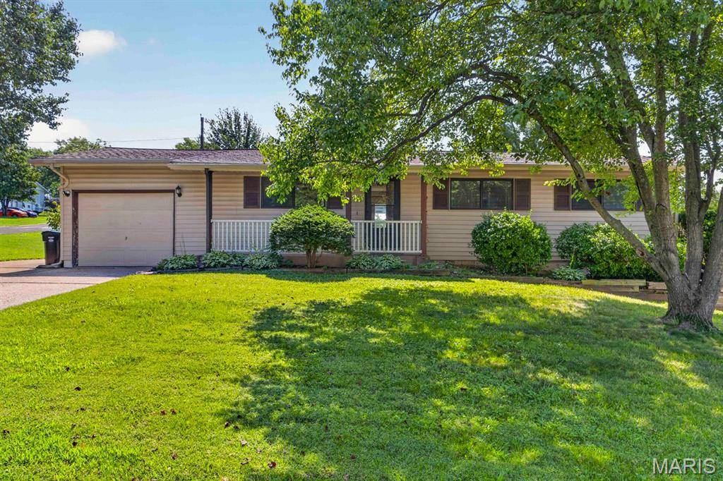 4146 Garvey DR, Mehlville, MO 63129