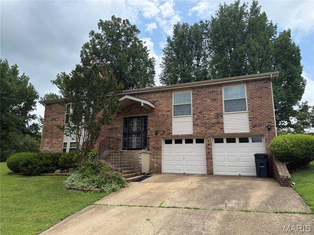 1912 Fernwood RD, Poplar Bluff, MO 63901