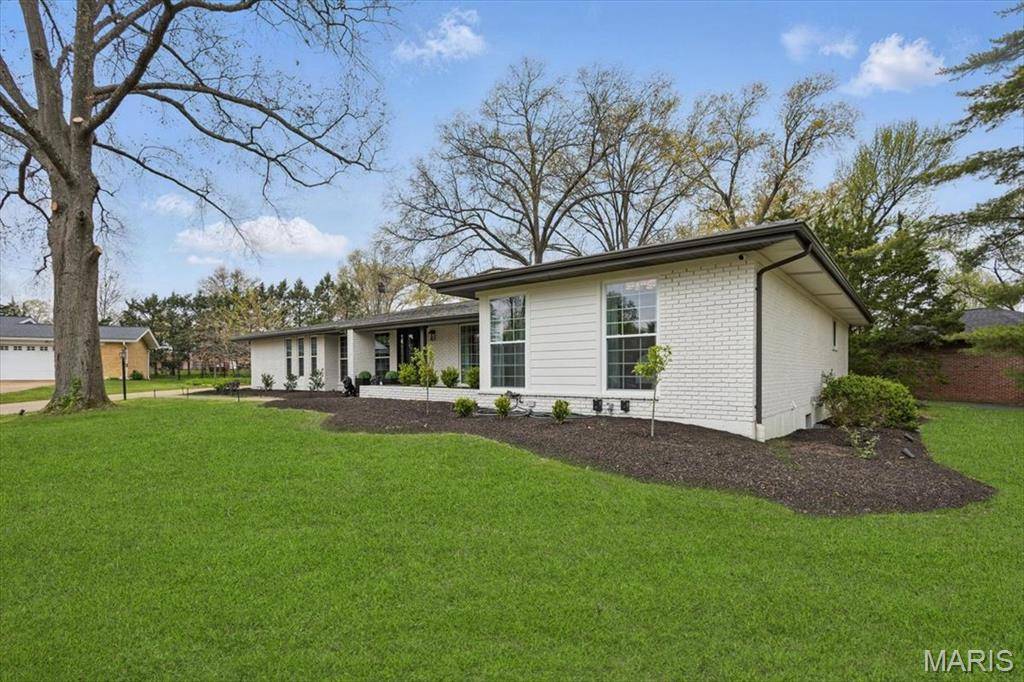 410 Monaco DR, Warson Woods, MO 63122