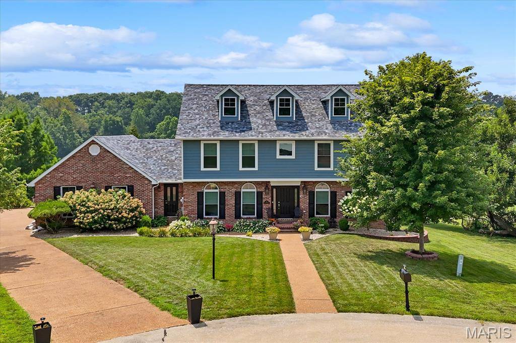 18 Woodland Hills CT, Alton, IL 62002