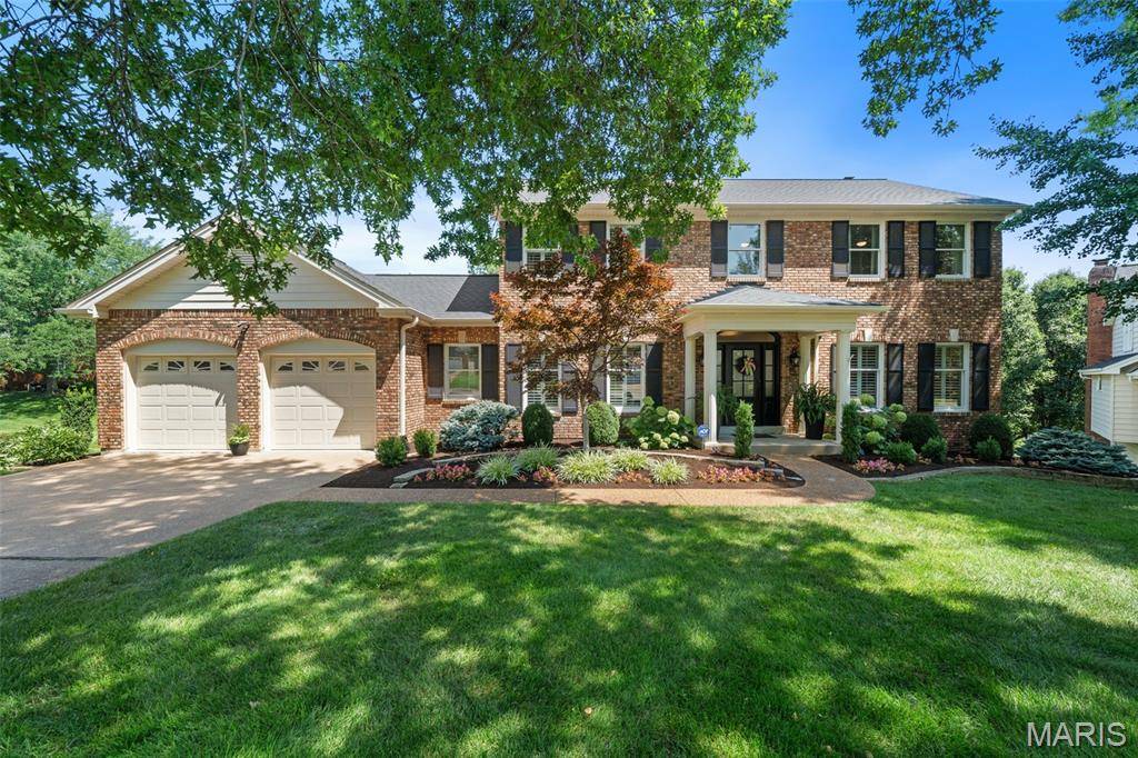 608 Westledge CT, Des Peres, MO 63131