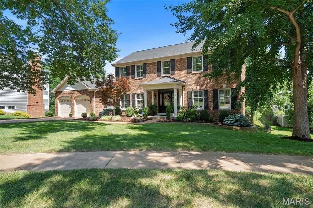 608 Westledge CT, Des Peres, MO 63131