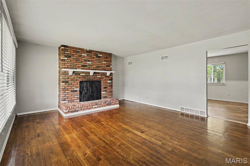 1307 Claudine DR, St Louis, MO 63138