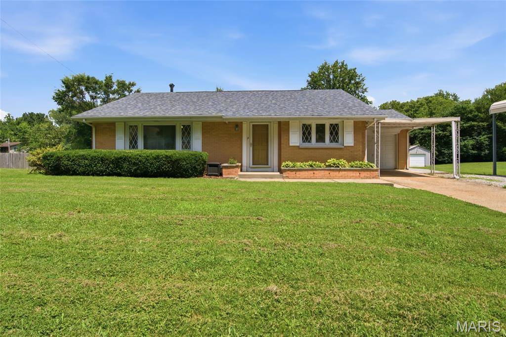 22 Eastwood DR, Belleville, IL 62223