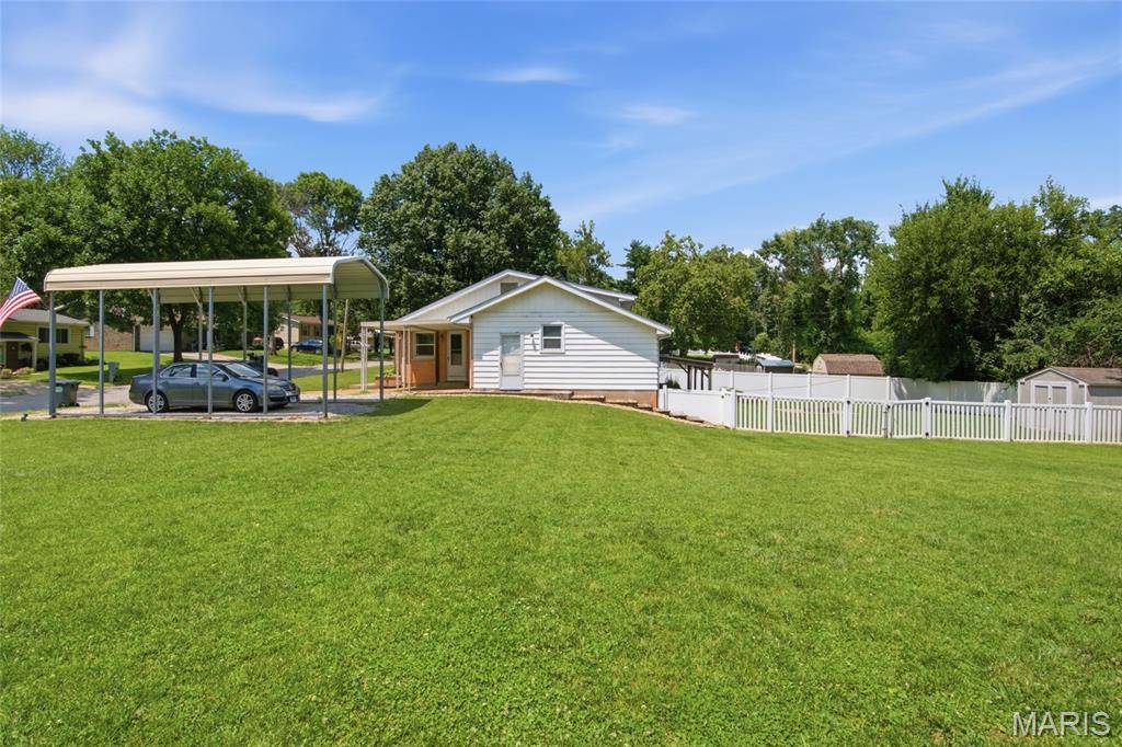 22 Eastwood DR, Belleville, IL 62223