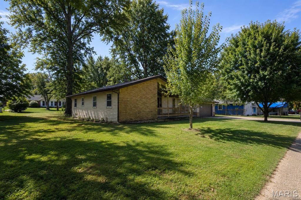 908 M- 10th ST, Mountain Grove, MO 65711