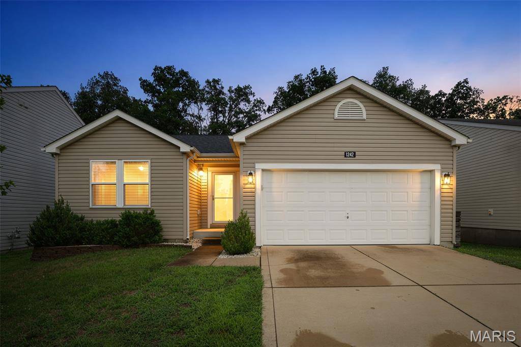 1242 Oakholt CT, Herculaneum, MO 63048