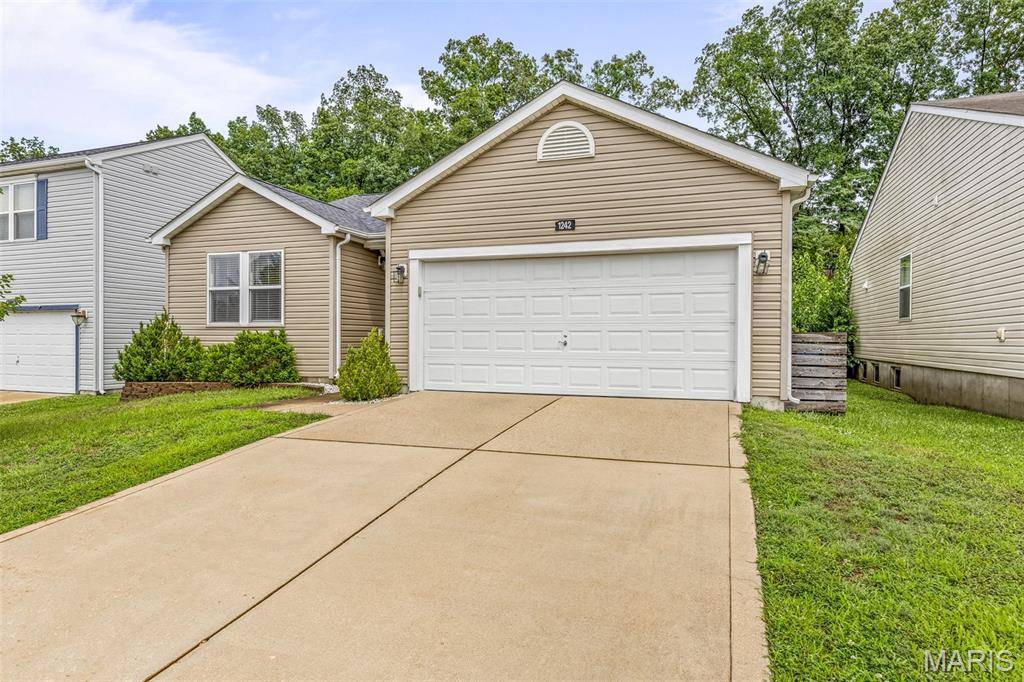 1242 Oakholt CT, Herculaneum, MO 63048