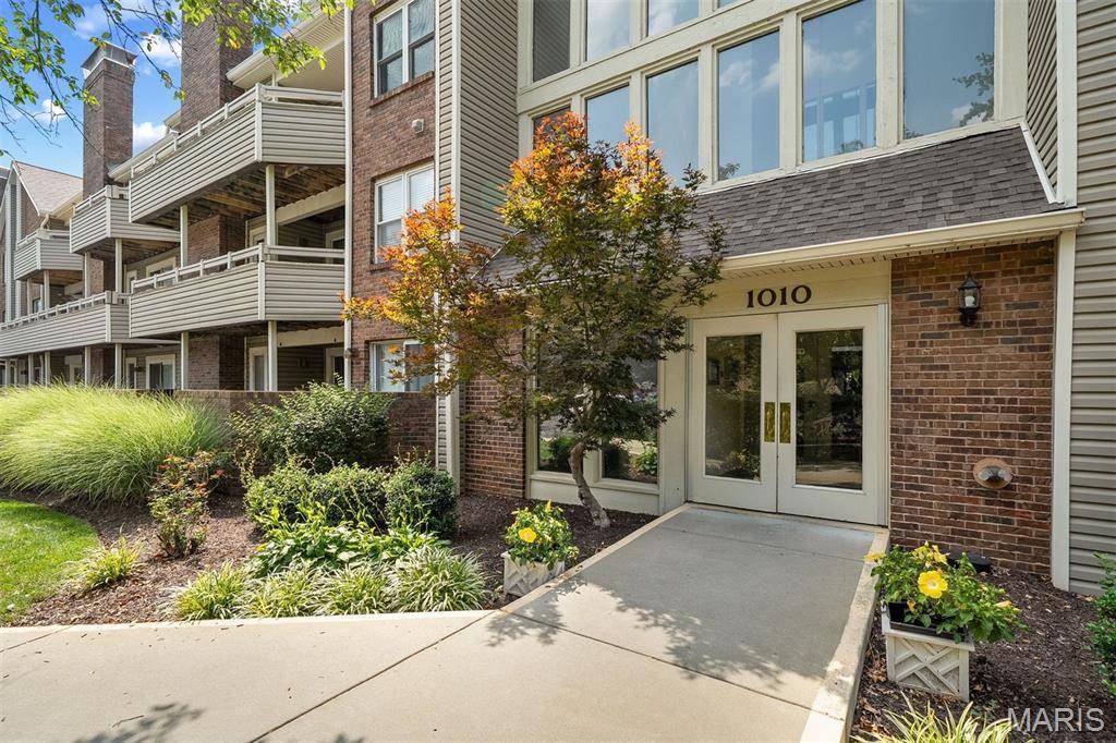 1010 Thoreau CT #210, Creve Coeur, MO 63146