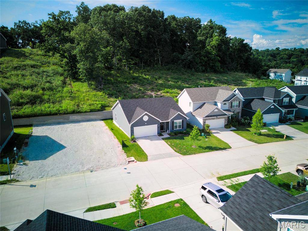 1207 Winding Bluffs WAY, Fenton, MO 63026