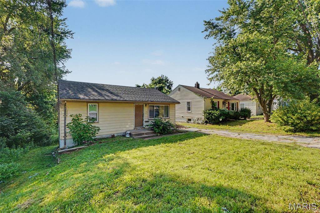 10068 Stimson DR, St Louis, MO 63137