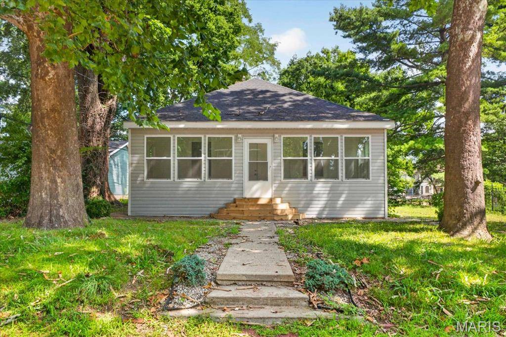 2720 Walnut ST, Alton, IL 62002