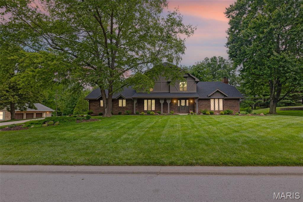 147 Ginger Dale DR, Glen Carbon, IL 62034