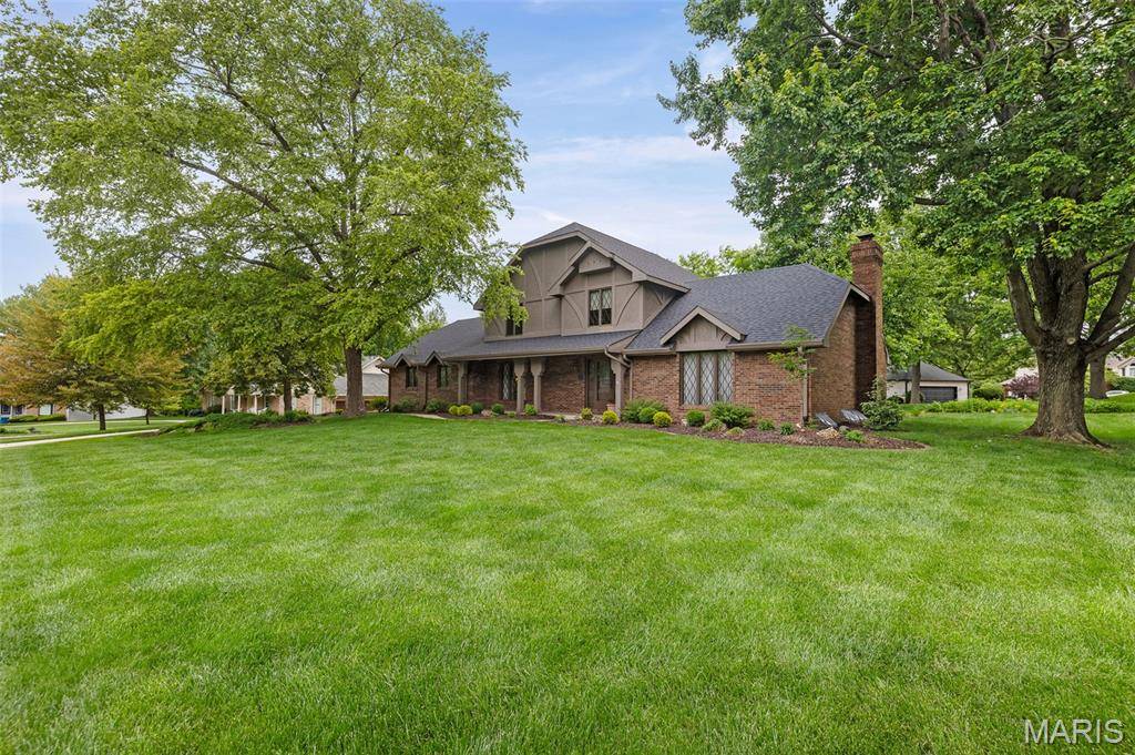 147 Ginger Dale DR, Glen Carbon, IL 62034