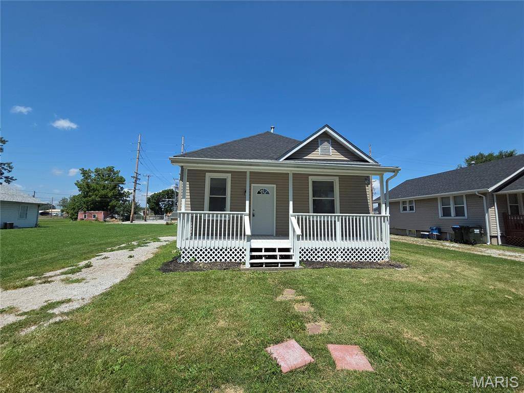 617 N 2nd ST, Dupo, IL 62239