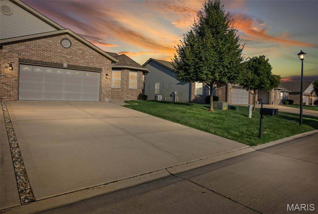 23 Klein DR, Bethalto, IL 62010