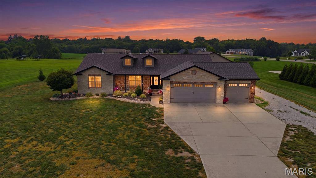 3099 Final DR, Highland, IL 62249
