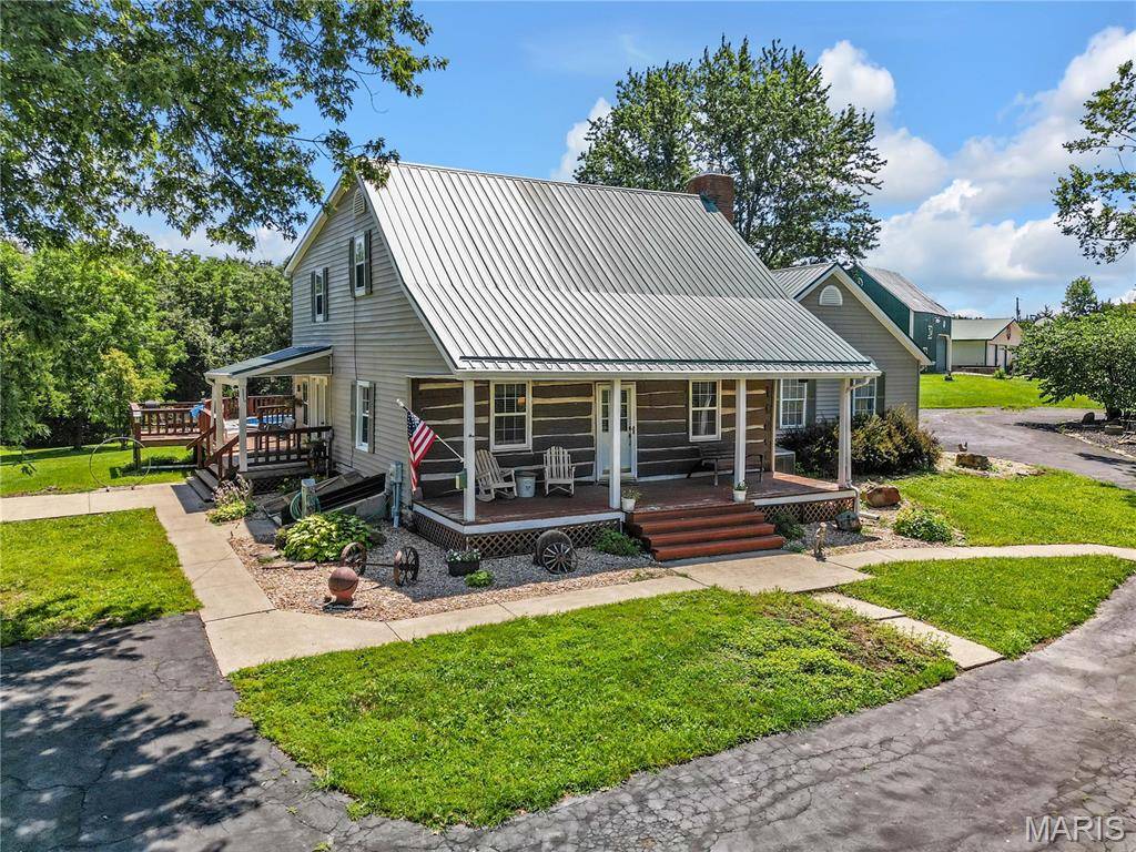 2302 Berkemeyer RD, Hermann, MO 65041