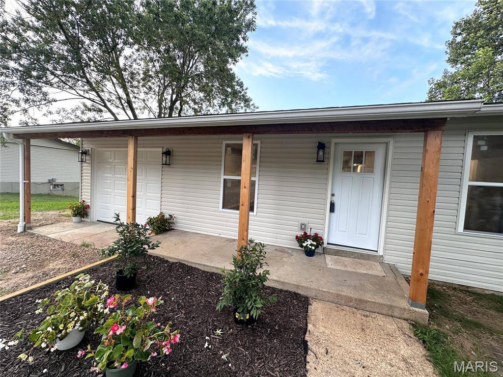 1671 Elmont RD, Sullivan, MO 63080