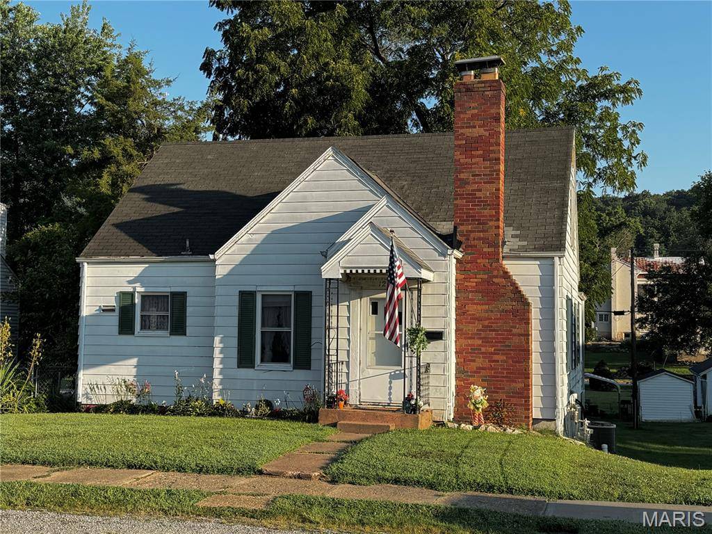 1211 N Carolina ST, Louisiana, MO 63353