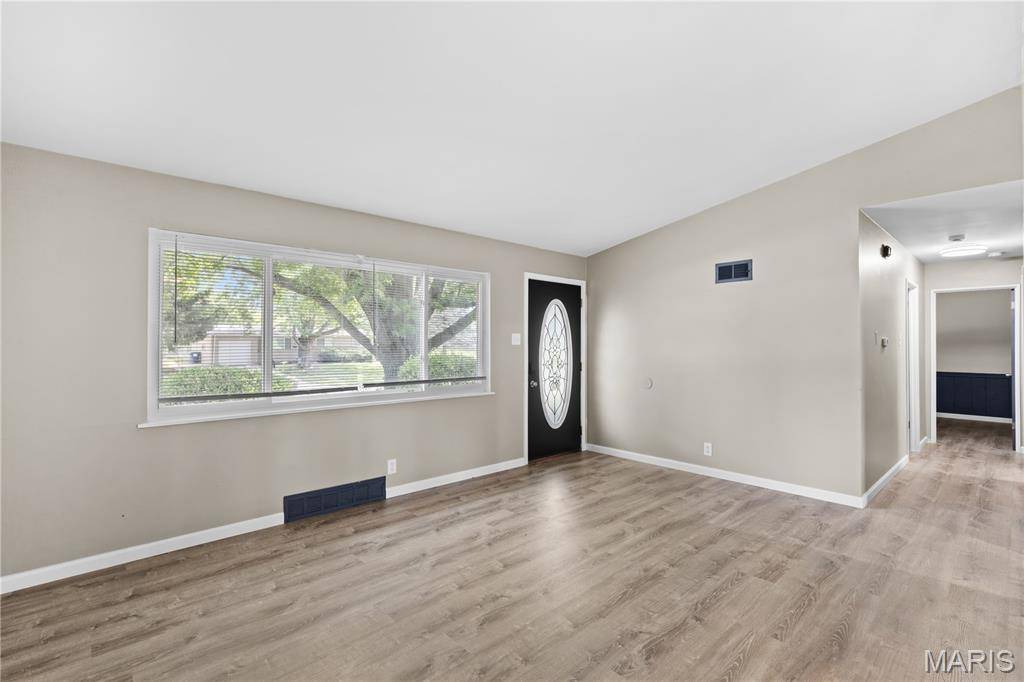 2025 Thunderbird AVE, Florissant, MO 63033