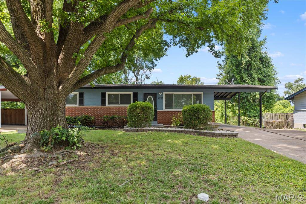 2025 Thunderbird AVE, Florissant, MO 63033
