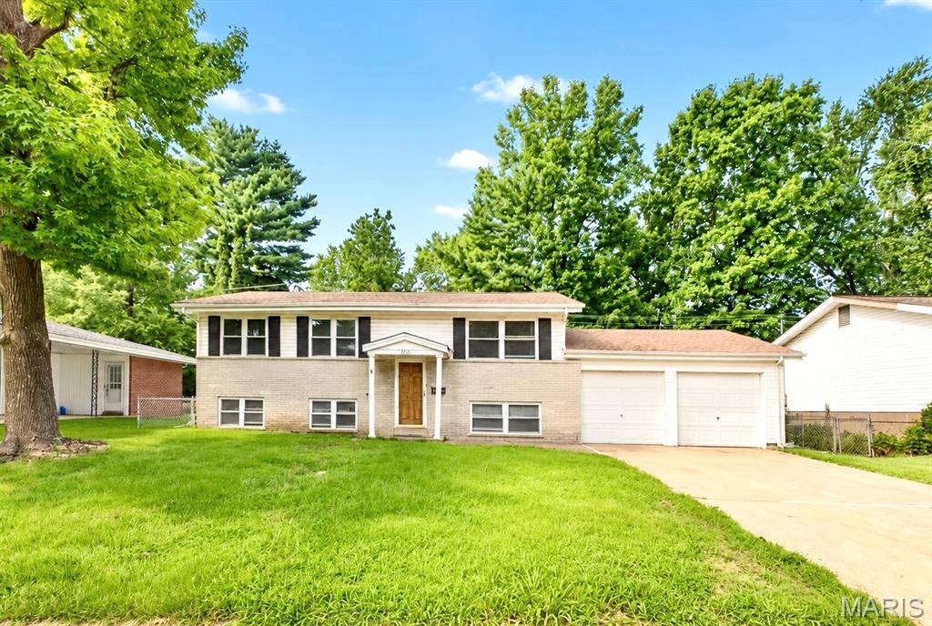1800 Bobbinray AVE, Florissant, MO 63031