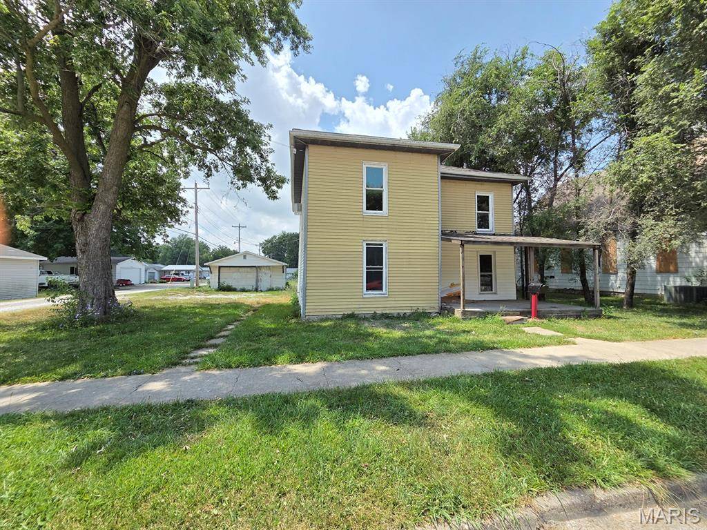 256 N Jefferson ST, Kahoka, MO 63445