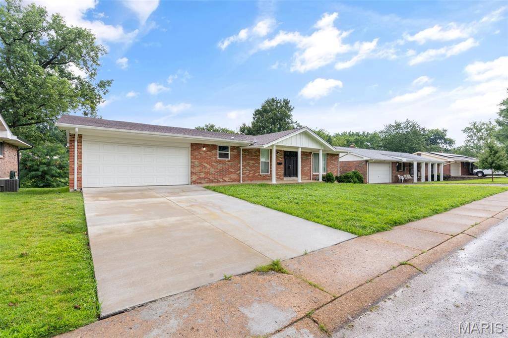 8033 Amherst AVE, University City, MO 63130