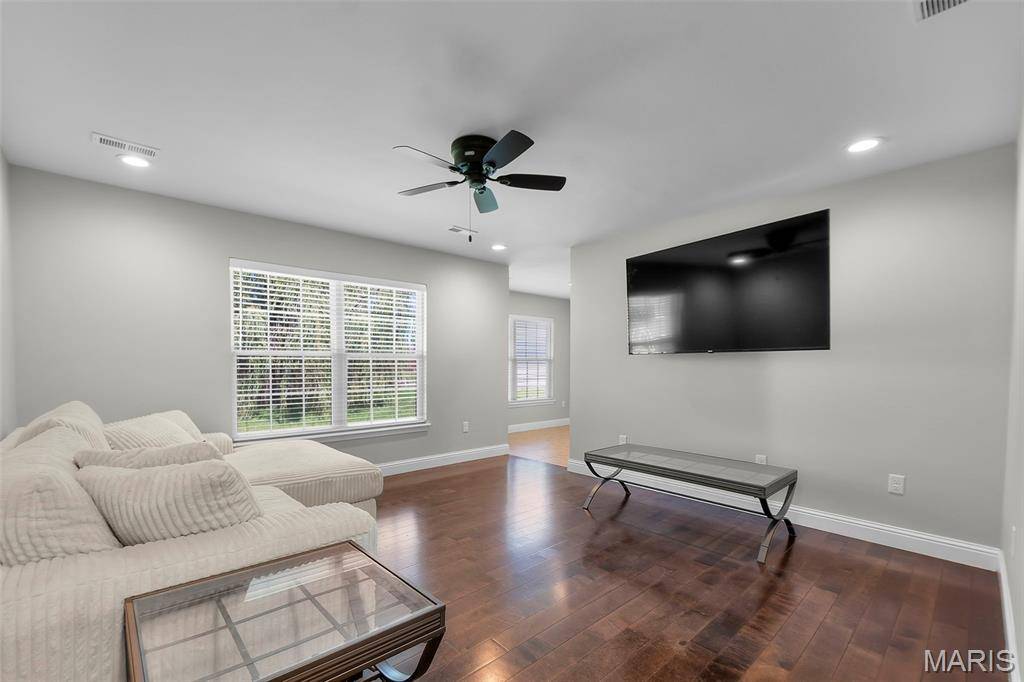 361 Arbor CIR, Jackson, MO 63755