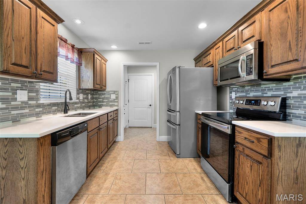 361 Arbor CIR, Jackson, MO 63755