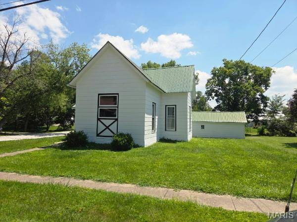 113 E Cleveland ST, Monroe City, MO 63456