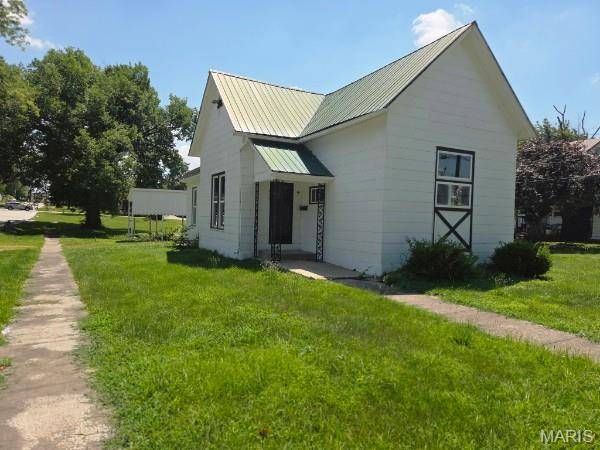 113 E Cleveland ST, Monroe City, MO 63456