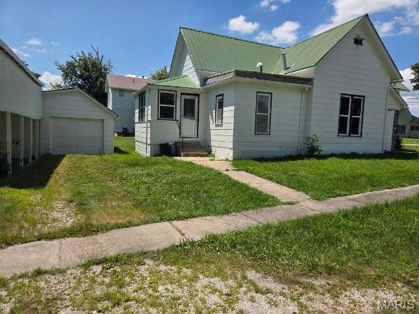 113 E Cleveland ST, Monroe City, MO 63456