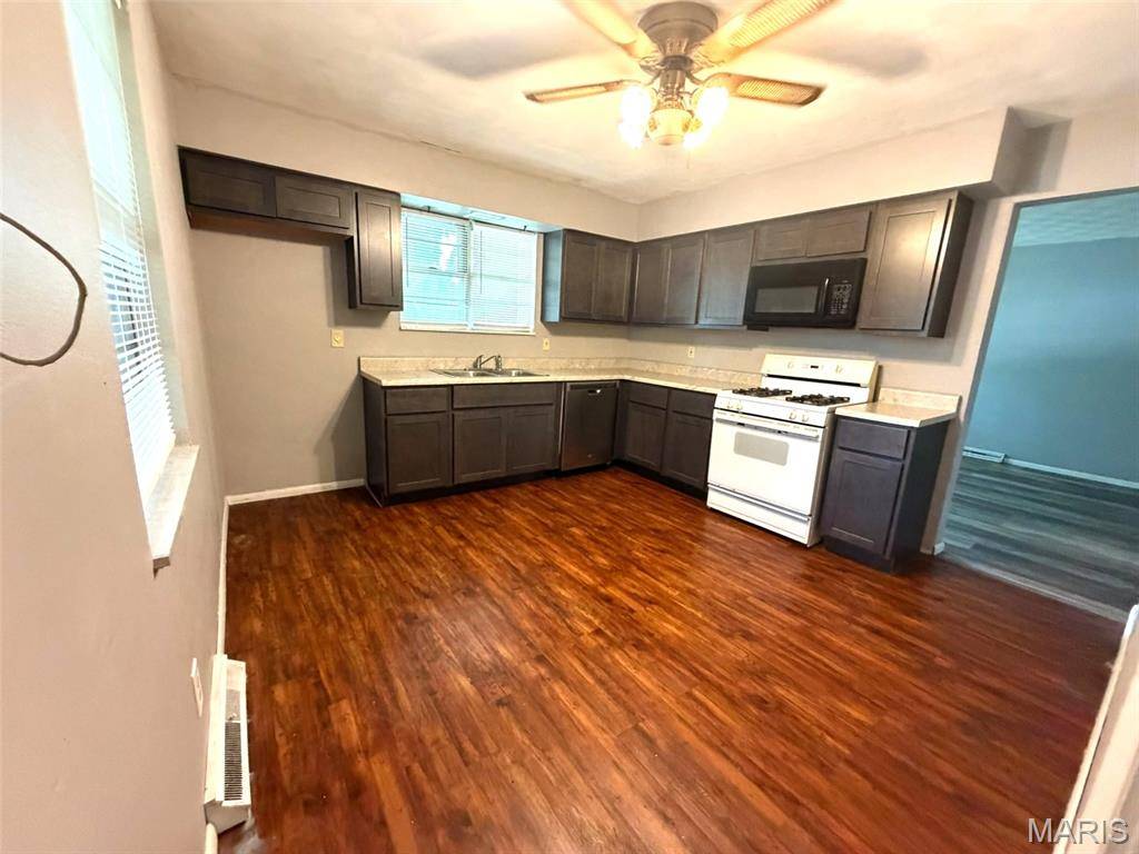 170 Liberty DR, Belleville, IL 62226