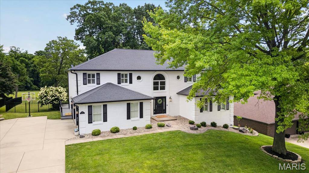 210 S Fairway DR, Belleville, IL 62223