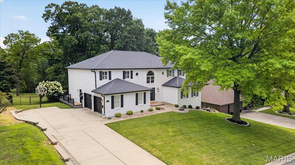 210 S Fairway DR, Belleville, IL 62223