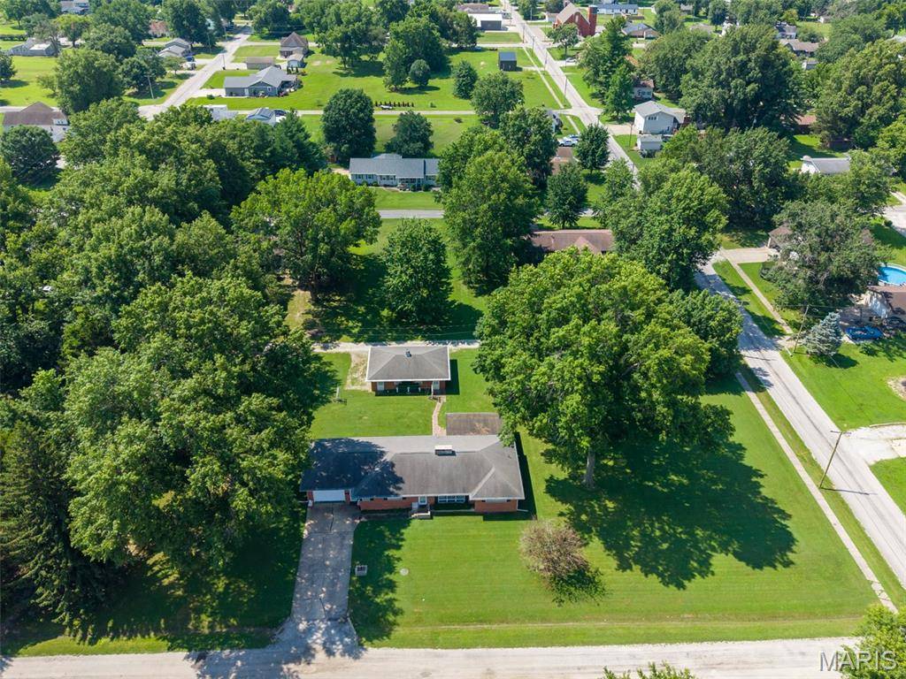 606 E 2nd South ST, Mount Olive, IL 62069