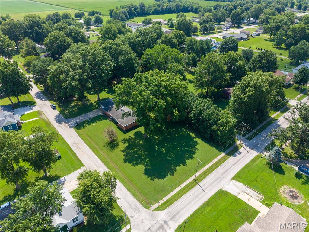 606 E 2nd South ST, Mount Olive, IL 62069