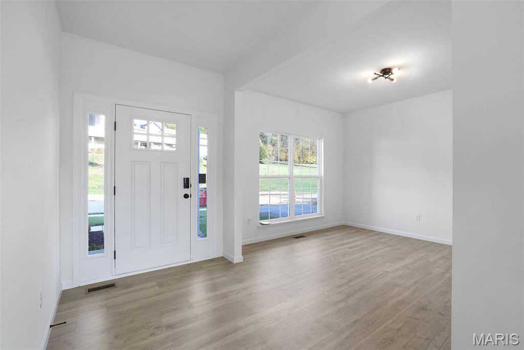 277 Osprey CT, Lake St Louis, MO 63367