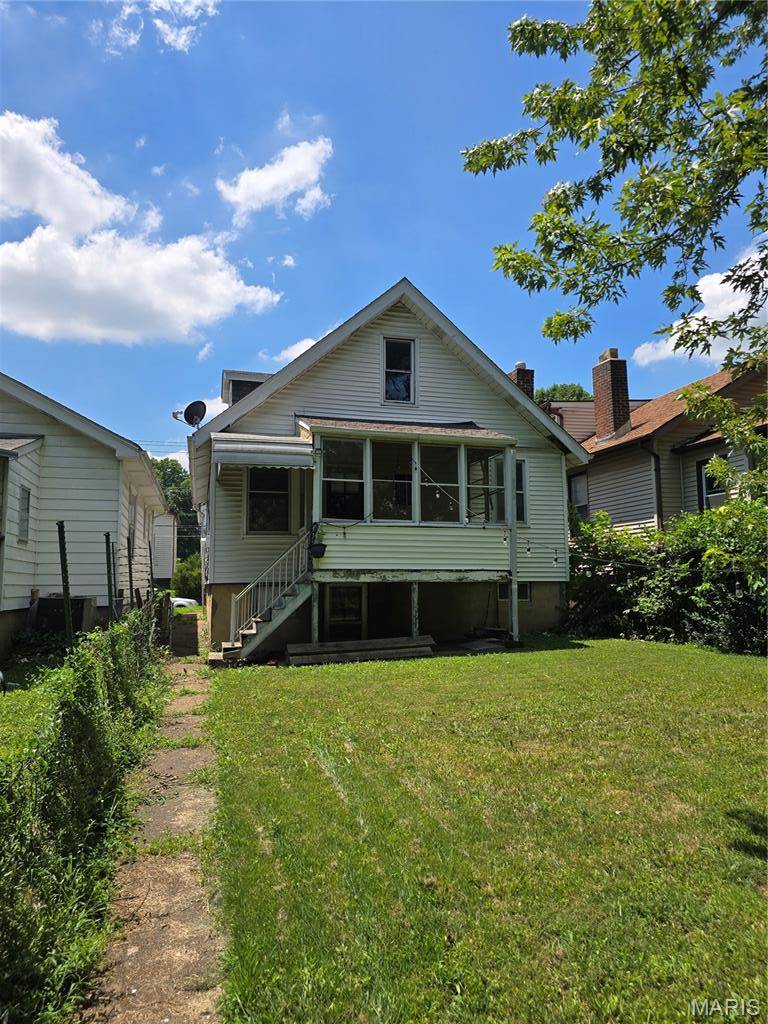 4065 Schiller PL, St Louis, MO 63116
