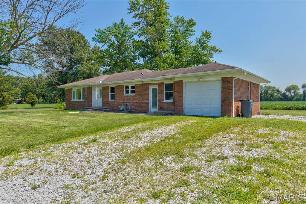 7929 Brighton Bunker Hill RD, Bunker Hill, IL 62014