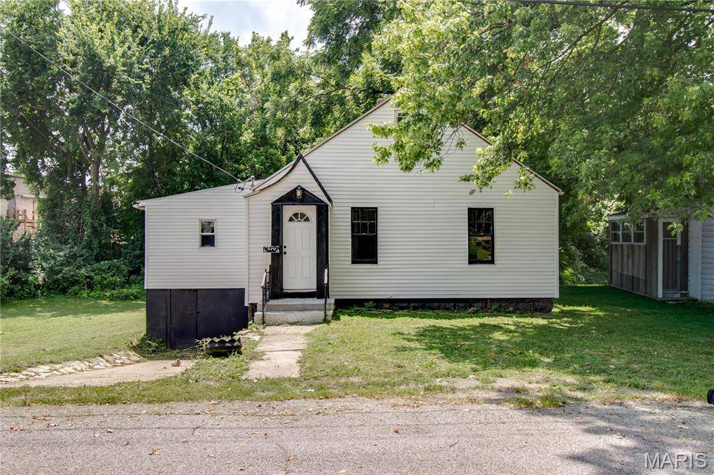 619 Elfgen ST, Alton, IL 62002