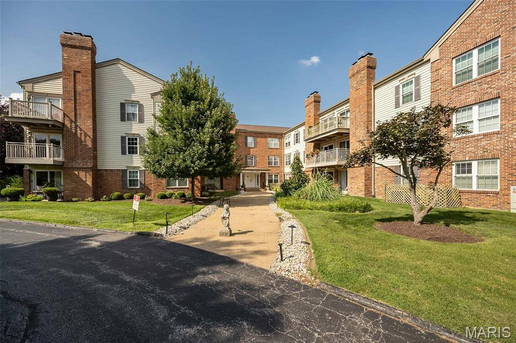 12929 Portulaca DR #211, St Louis, MO 63146