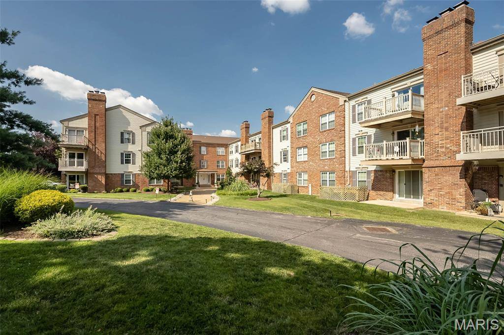 12929 Portulaca DR #211, St Louis, MO 63146
