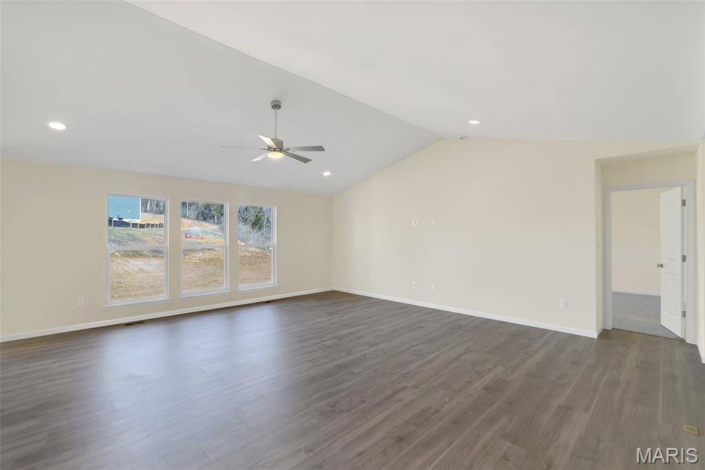 302 Osprey CT, Lake St Louis, MO 63367